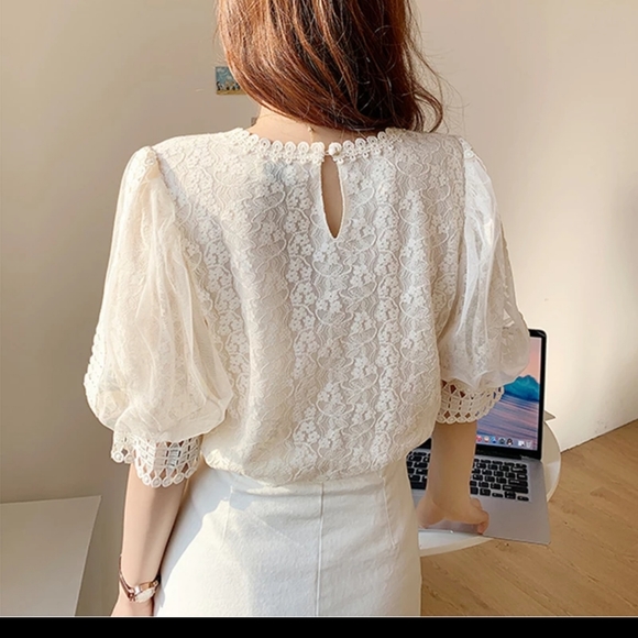 NWOT Gorgeous Lace Blouse - Picture 6 of 7